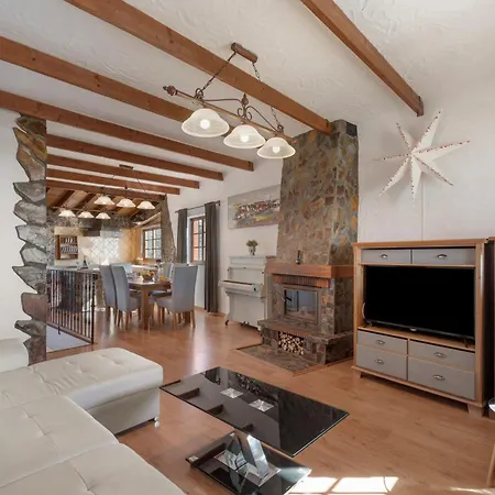 Casa Tenades Holiday home