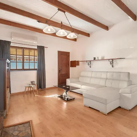 Casa Tenades Holiday home